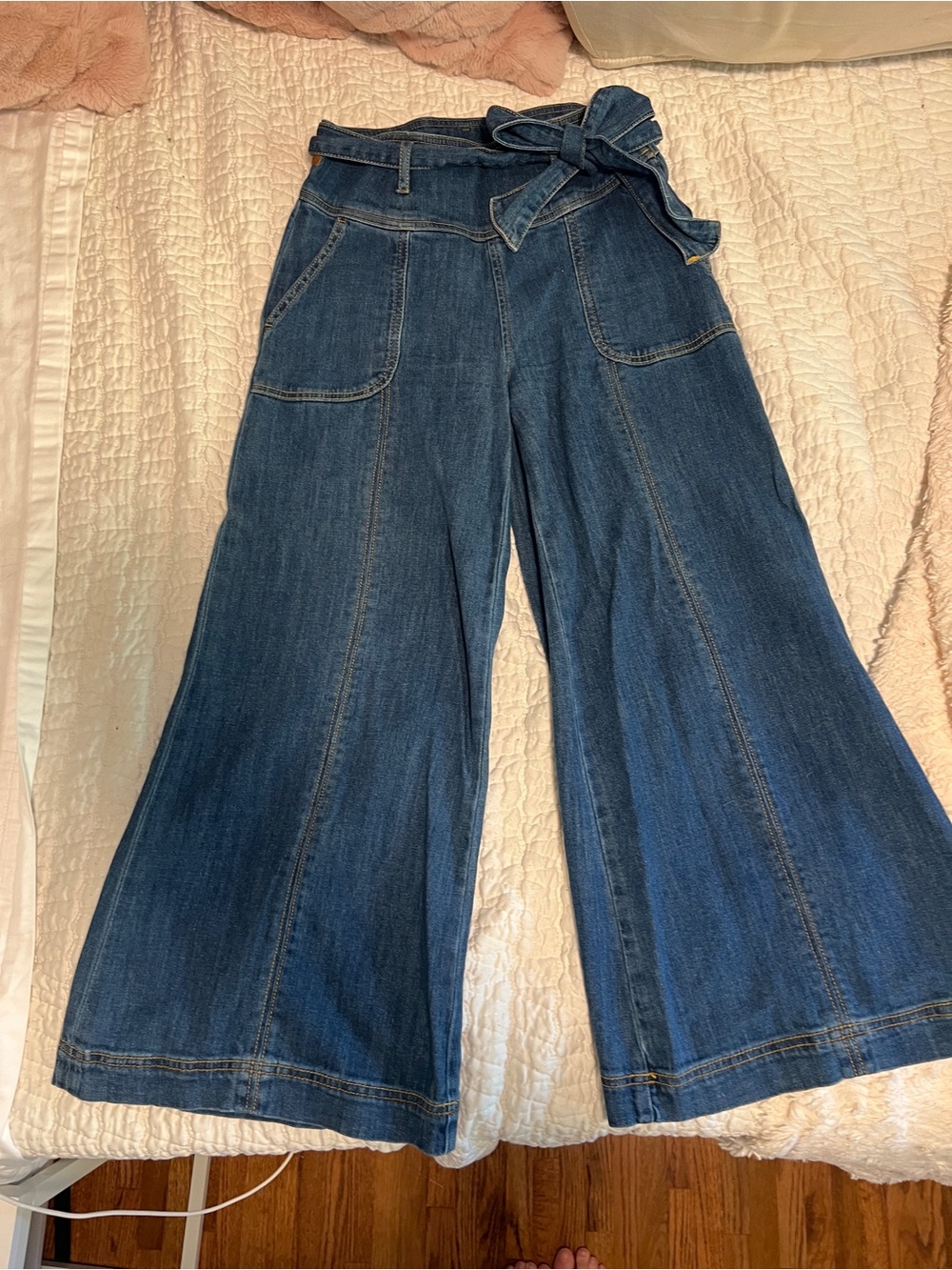 High-Waist Wide-Leg Women's Goucho Jeans with Tie Belt - Dark Blue